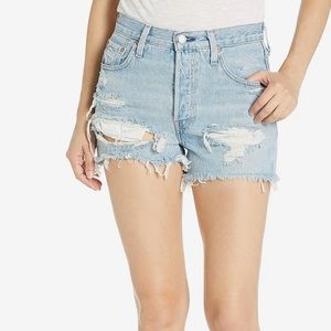 NWOT Levi’s 501 shorts in the color fault line